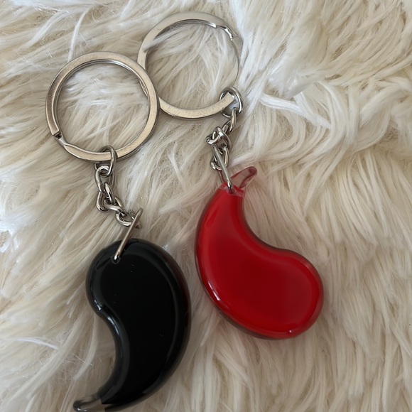 Two  Scorpions Key chain Black & Red - Picture 2 of 3